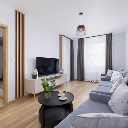 Osiedle Avia Harmonious Apartment With Balcony & Parking Cracow By Renters Prestige كراكوفيا المظهر الخارجي الصورة